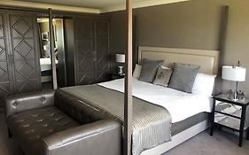 Riverside Lodge Hotel